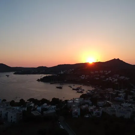 Muhafazakar Aileye Tam Korunakli Ozel Havuzlu Malikane 8+2 Bodrum